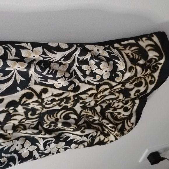 Nicole Miller Collection V Neck Elegant Black & Gold Abstract Floral Dress - Picture 11 of 16